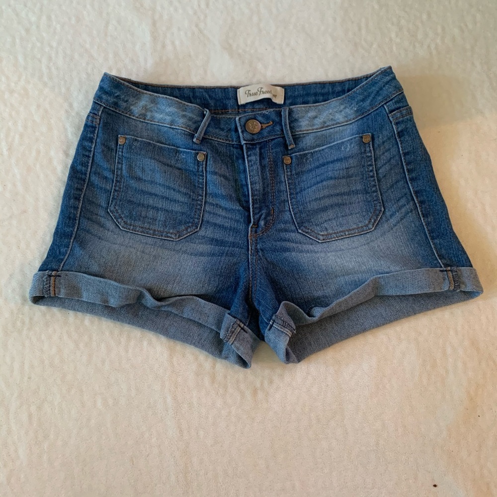 True freedom high waist  denim short